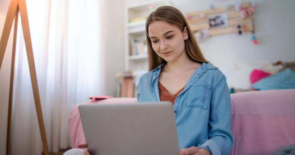 LoviaFlame - A Complete Guide to Finding Love Online